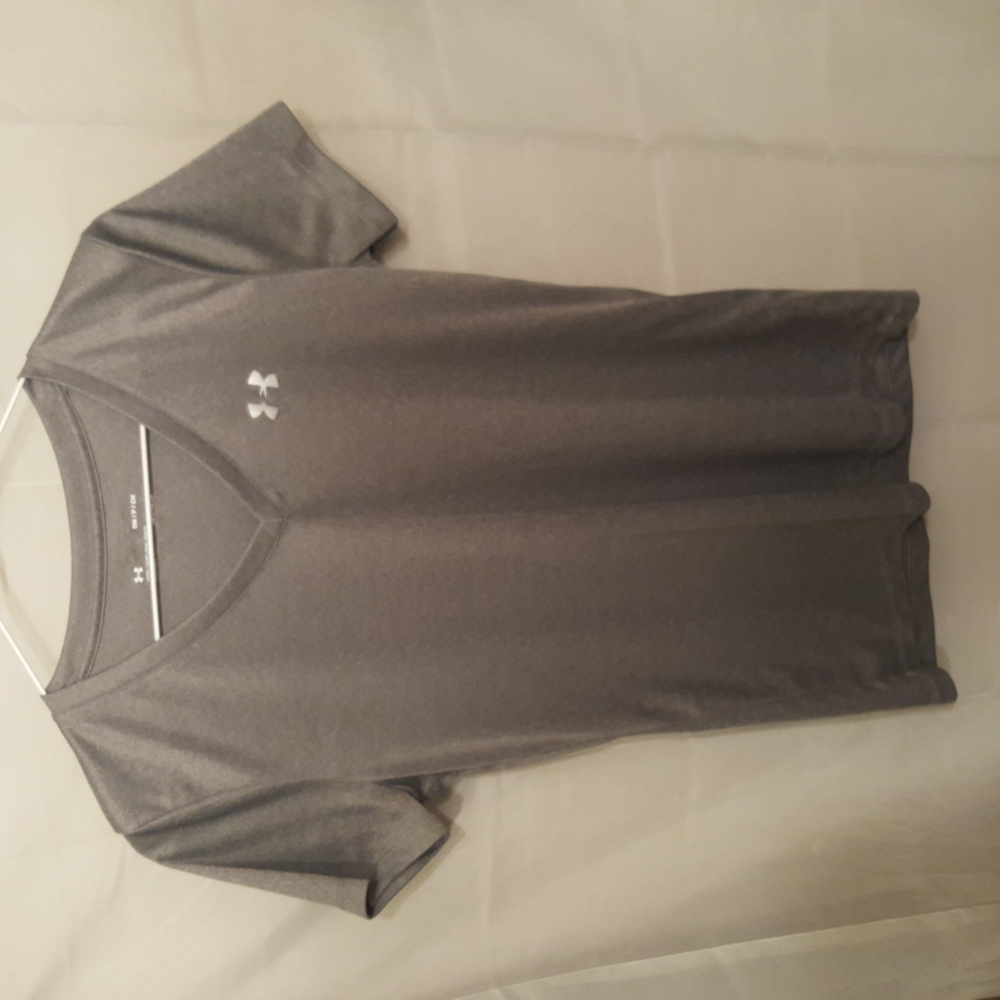 Under armour Gray athletic material t-shirt